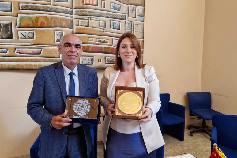 - RIPRODUZIONE RISERVATA