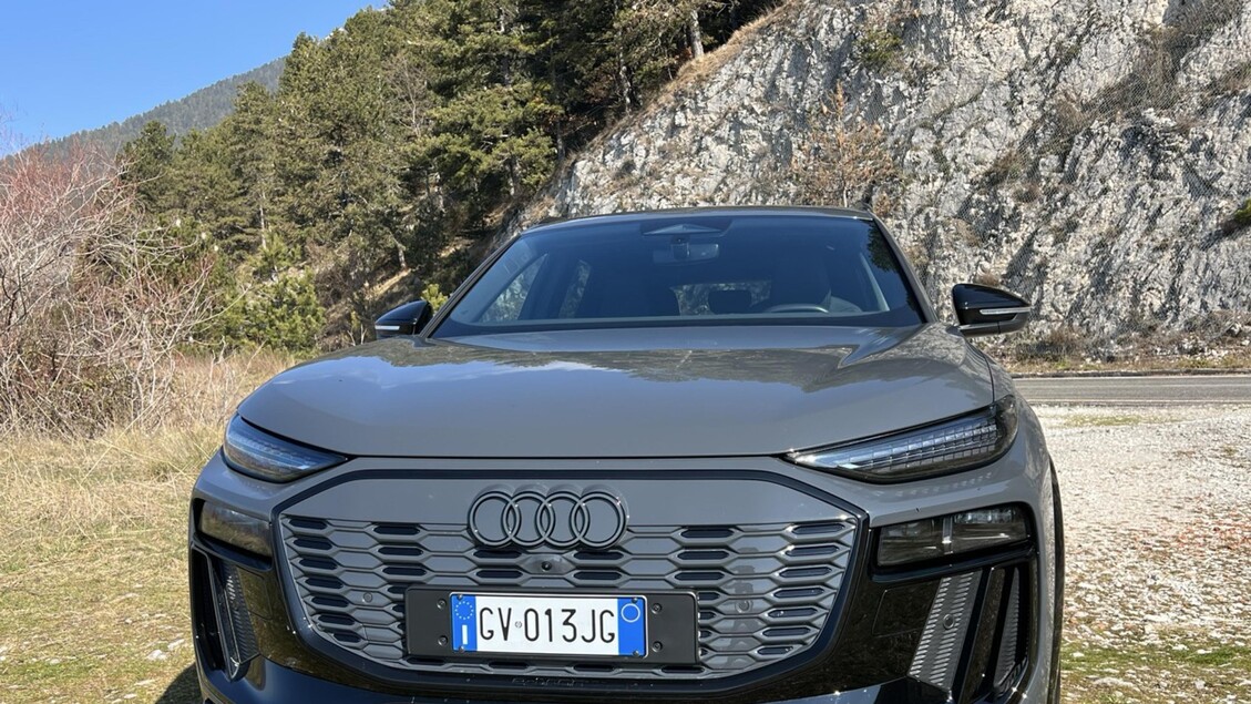 Nuova Audi SQ6 e-tron