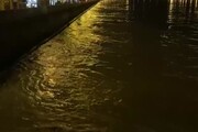 A Firenze l'Arno fa paura, la piena da ponte Santa Trinita