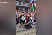 Eurovision, 'gola tagliata' e sputi contro la cantante israeliana