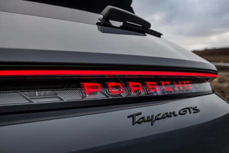 La famiglia Porsche Taycan si completa con nuovi arrivi