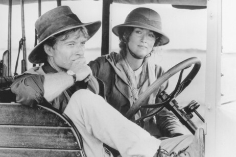 Robert Redford e Meryl Streeo in una scena del film "La mia Africa"