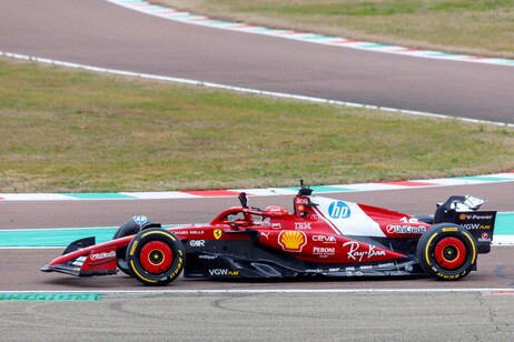 F1: la nuova SF25 in pista a Fiorano, primi giri con Leclerc