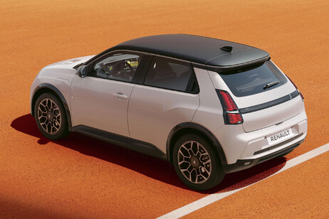 Renault 5 E-Tech Electric Roland-Garros