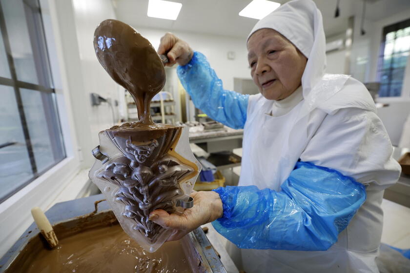 Christmas sweets production at the Abbey Notre Dame de la Paix