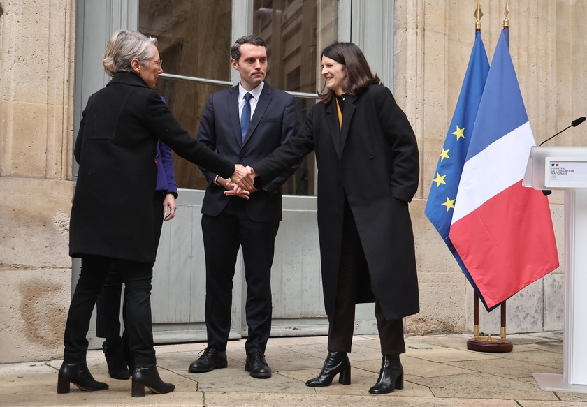 Handover ceremonies after government reshuffle in France 