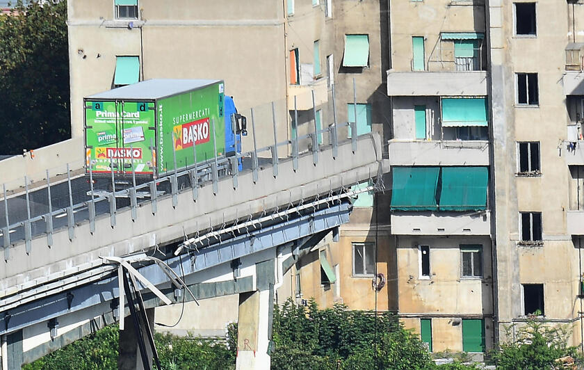 Il crollo del Ponte Morandi a Genova 15 agosto 2018