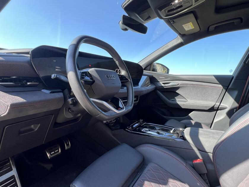 Nuova Audi SQ6 e-tron