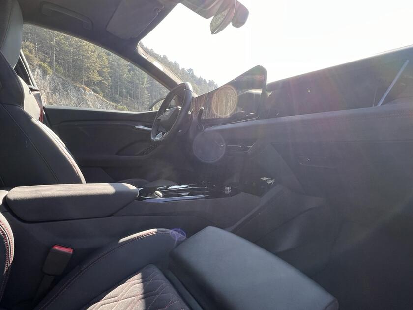 Nuova Audi SQ6 e-tron