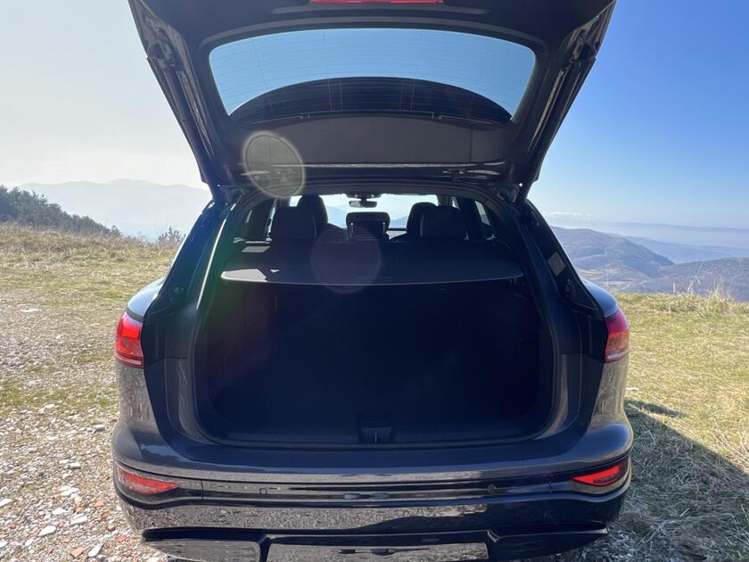 Nuova Audi SQ6 e-tron