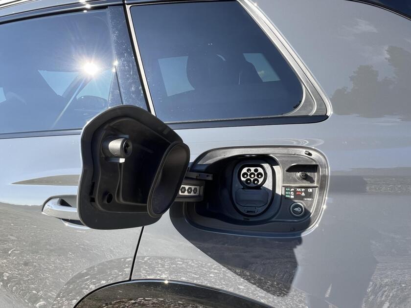 Nuova Audi SQ6 e-tron