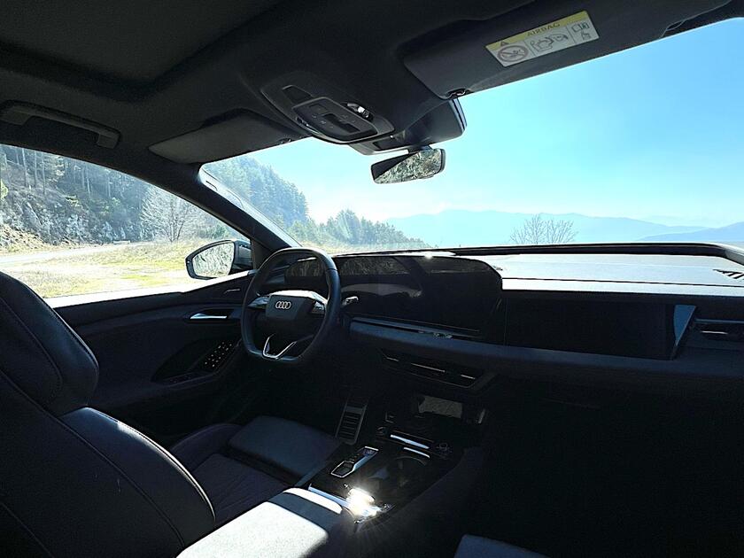 Nuova Audi SQ6 e-tron