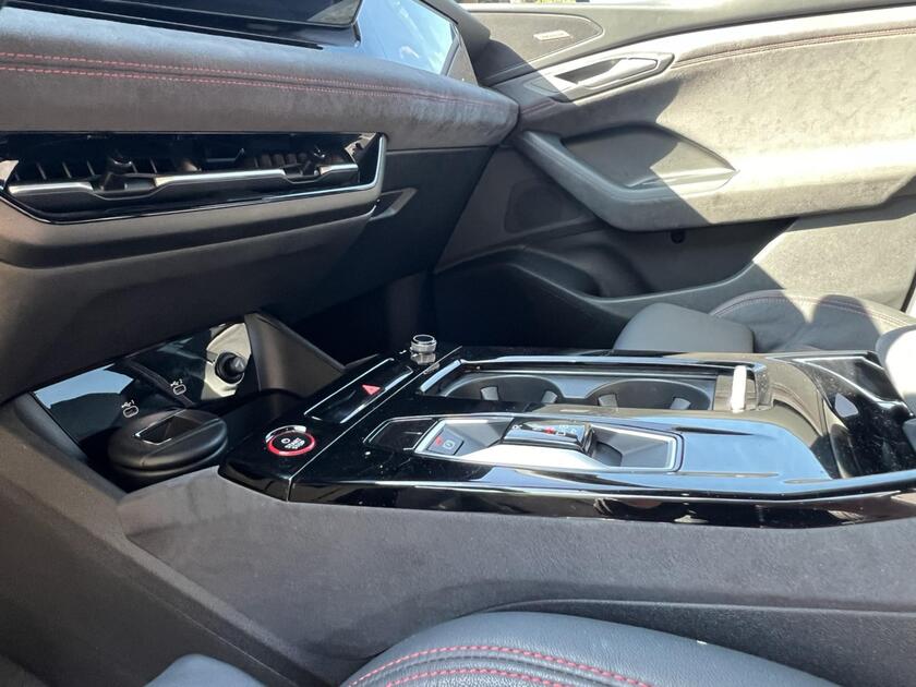 Nuova Audi SQ6 e-tron