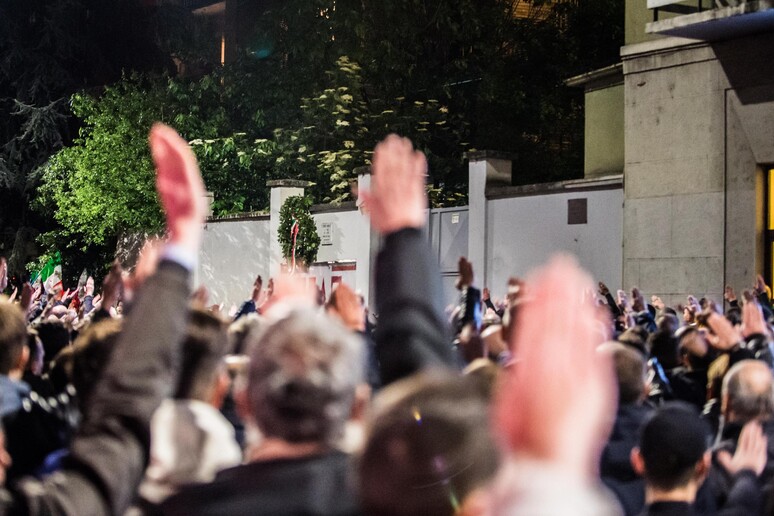 - RIPRODUZIONE RISERVATA