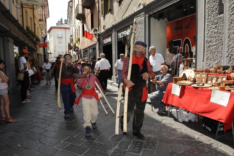 - RIPRODUZIONE RISERVATA