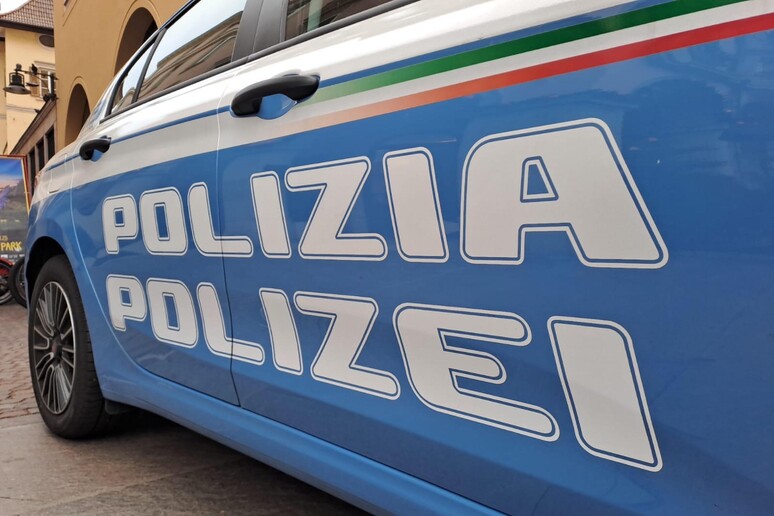 Polizia - RIPRODUZIONE RISERVATA