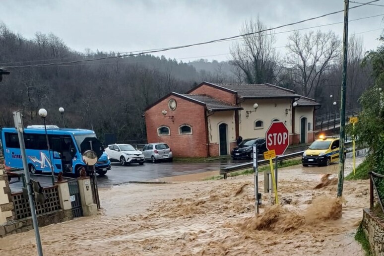 - RIPRODUZIONE RISERVATA