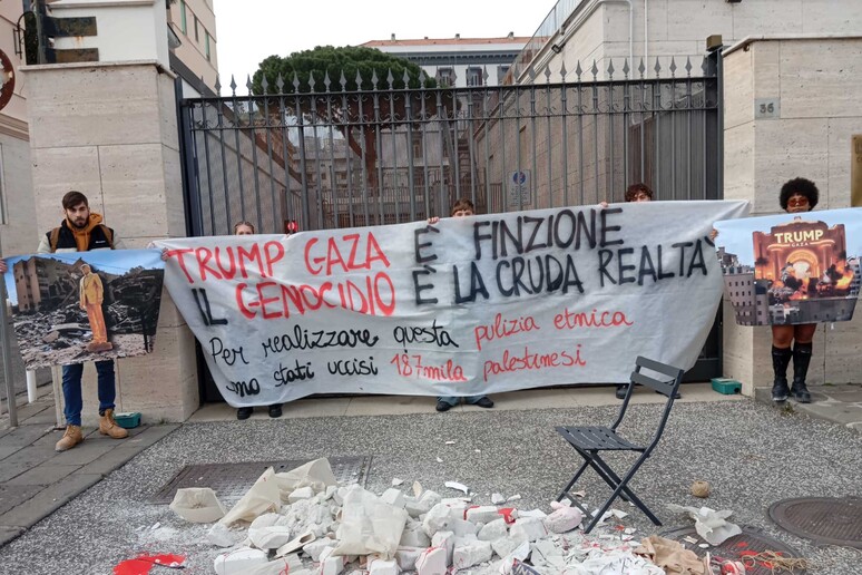 - RIPRODUZIONE RISERVATA