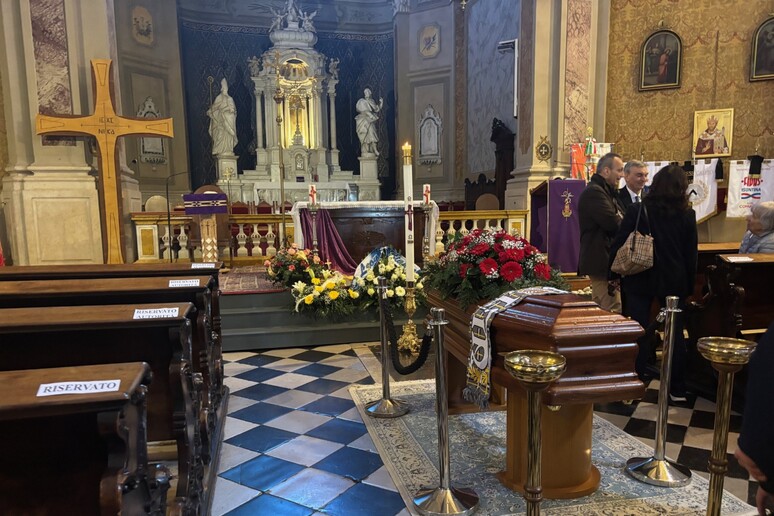 Nel duomo di Cormons la camera ardente di Bruno Pizzul - RIPRODUZIONE RISERVATA