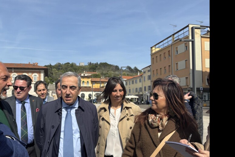 - RIPRODUZIONE RISERVATA