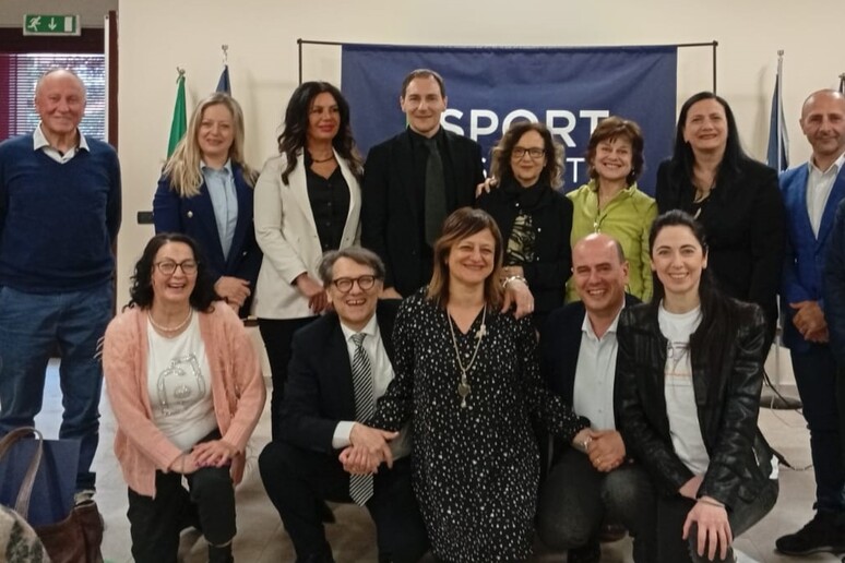 - RIPRODUZIONE RISERVATA