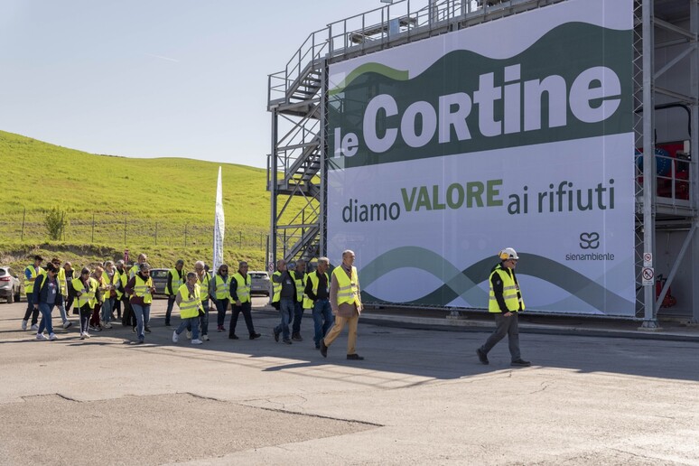- RIPRODUZIONE RISERVATA