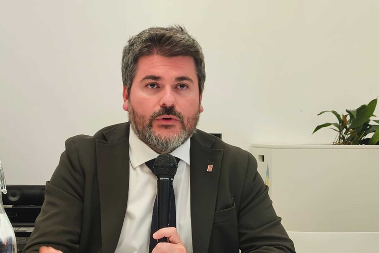 - RIPRODUZIONE RISERVATA