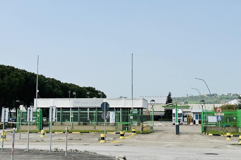 - RIPRODUZIONE RISERVATA
