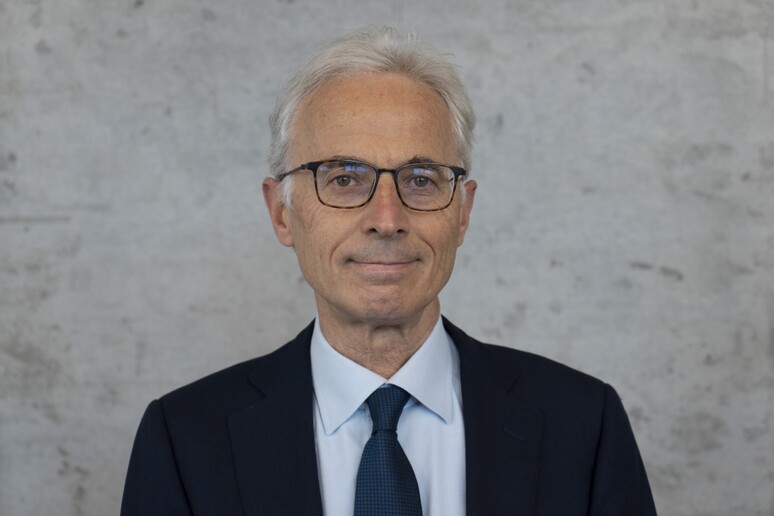 - RIPRODUZIONE RISERVATA