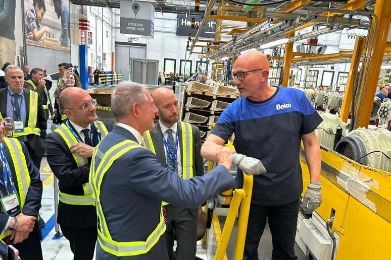 - RIPRODUZIONE RISERVATA