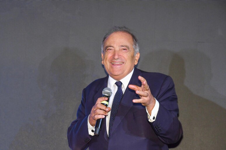 - RIPRODUZIONE RISERVATA