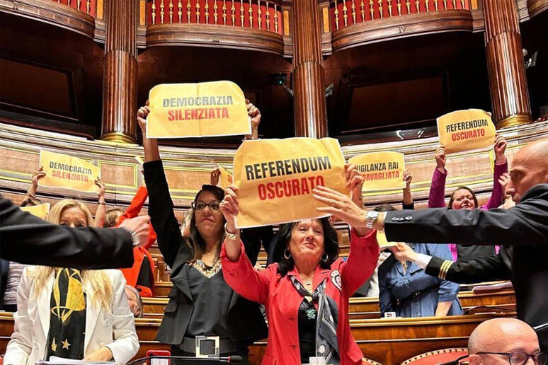 - RIPRODUZIONE RISERVATA