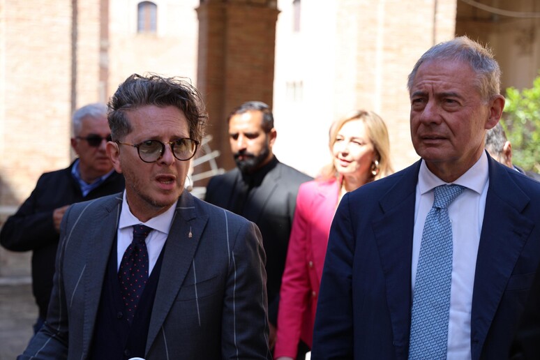 - RIPRODUZIONE RISERVATA
