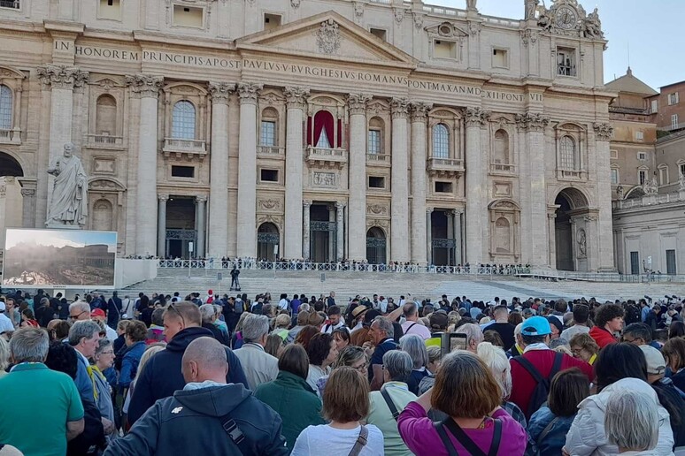 - RIPRODUZIONE RISERVATA